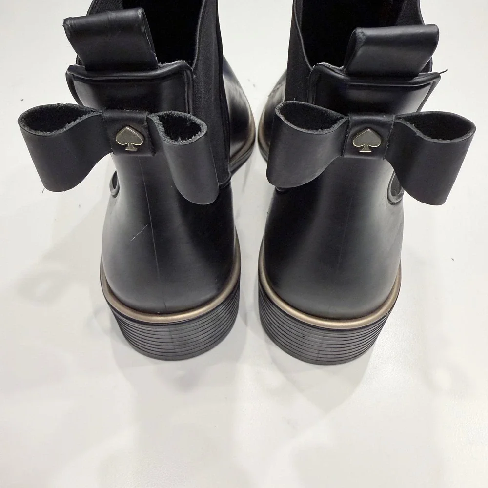 Kate Spade Sedgewick Black Rubber Bow Chelsea Rain Boots W 7 Matte Gold Trim